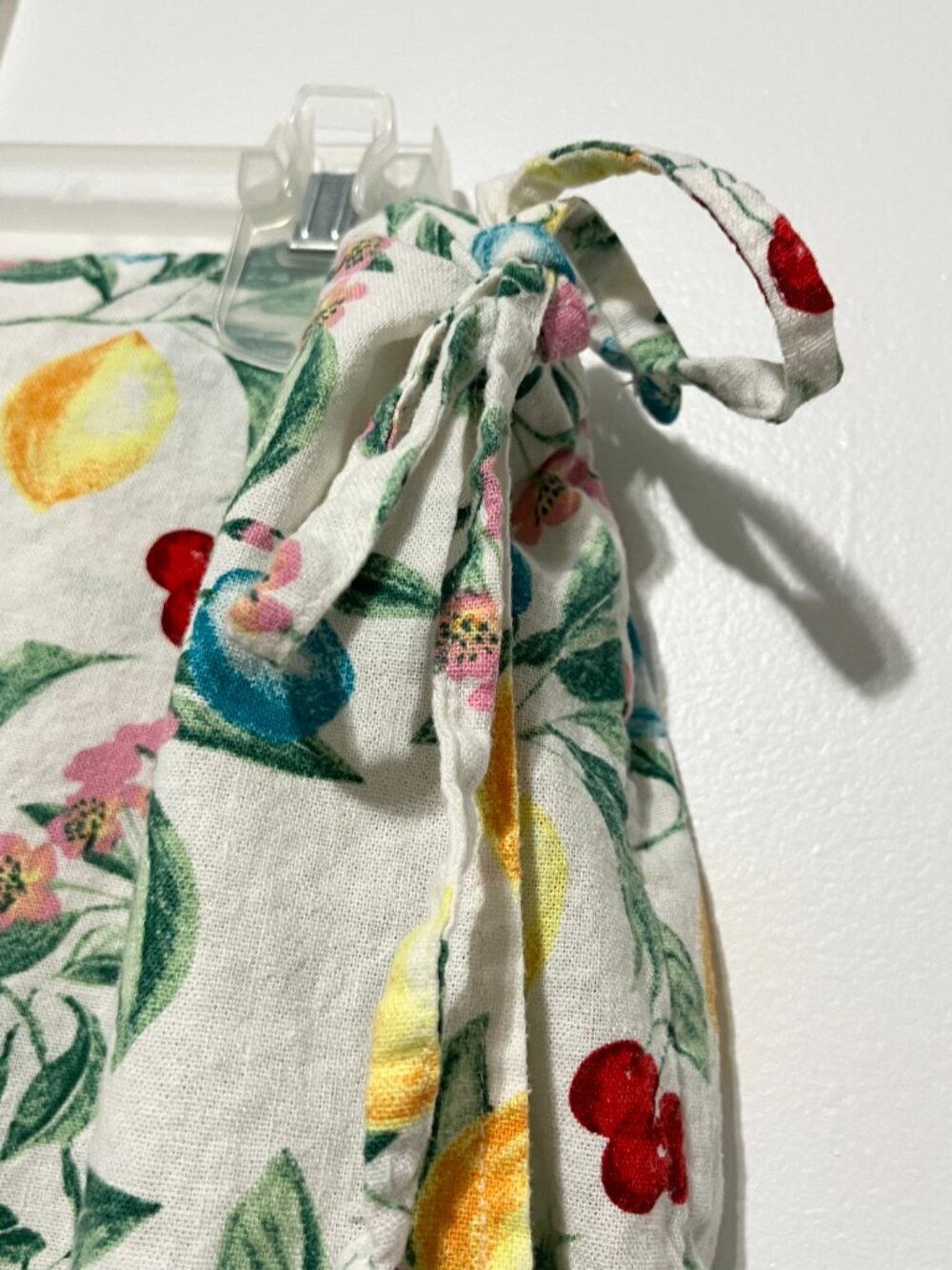 Old Navy Womens Linen Blend Wrap Skort Shorts XL Fruit Print Resort Vacation - Picture 4 of 6